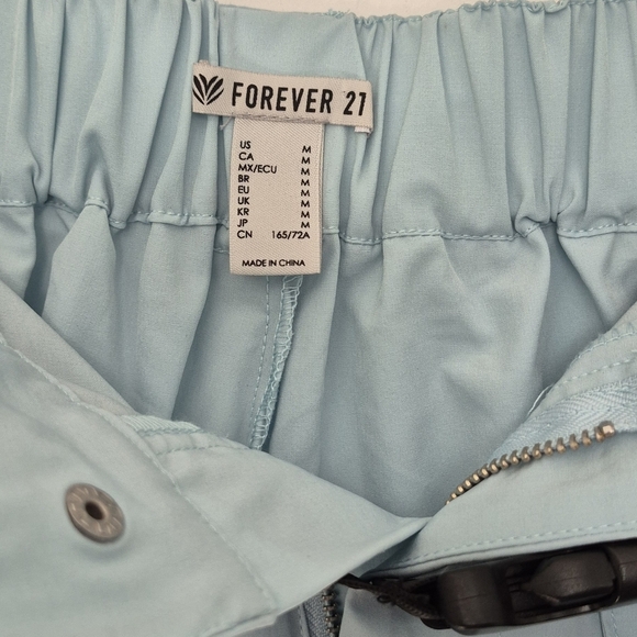 Forever 21 Light Blue Women's Shorts with Black Belt - Picture 3 of 5